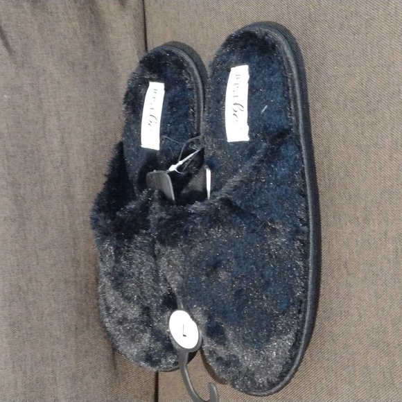 Ladies fuzzy soft slides slippers new - Picture 2 of 5